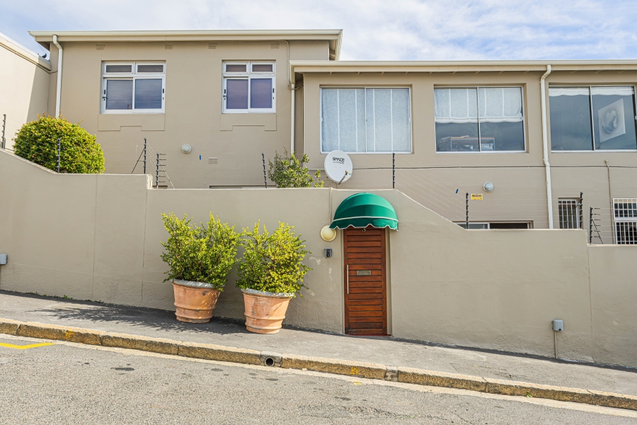 To Let 3 Bedroom Property for Rent in Green Point Western Cape